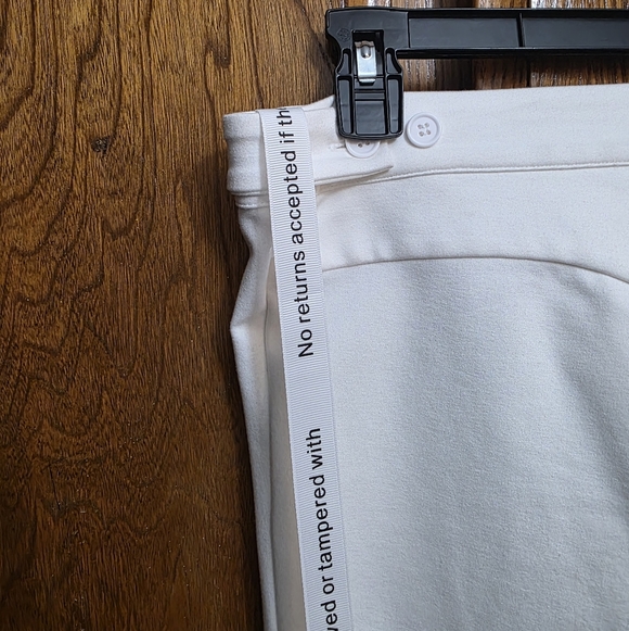NWT A VINTAGE FIT Capri White Size M - Picture 9 of 12